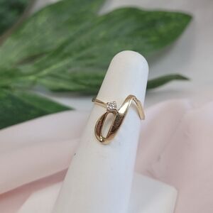 ✨️💎Rare Vintage💎✨️ Elegant Gold Ring with Diamond Accent